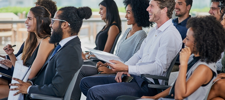 تدريب وتطوير فرق عمل الشركات والمؤسسات